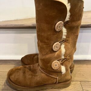 UGG Women Bailey Button